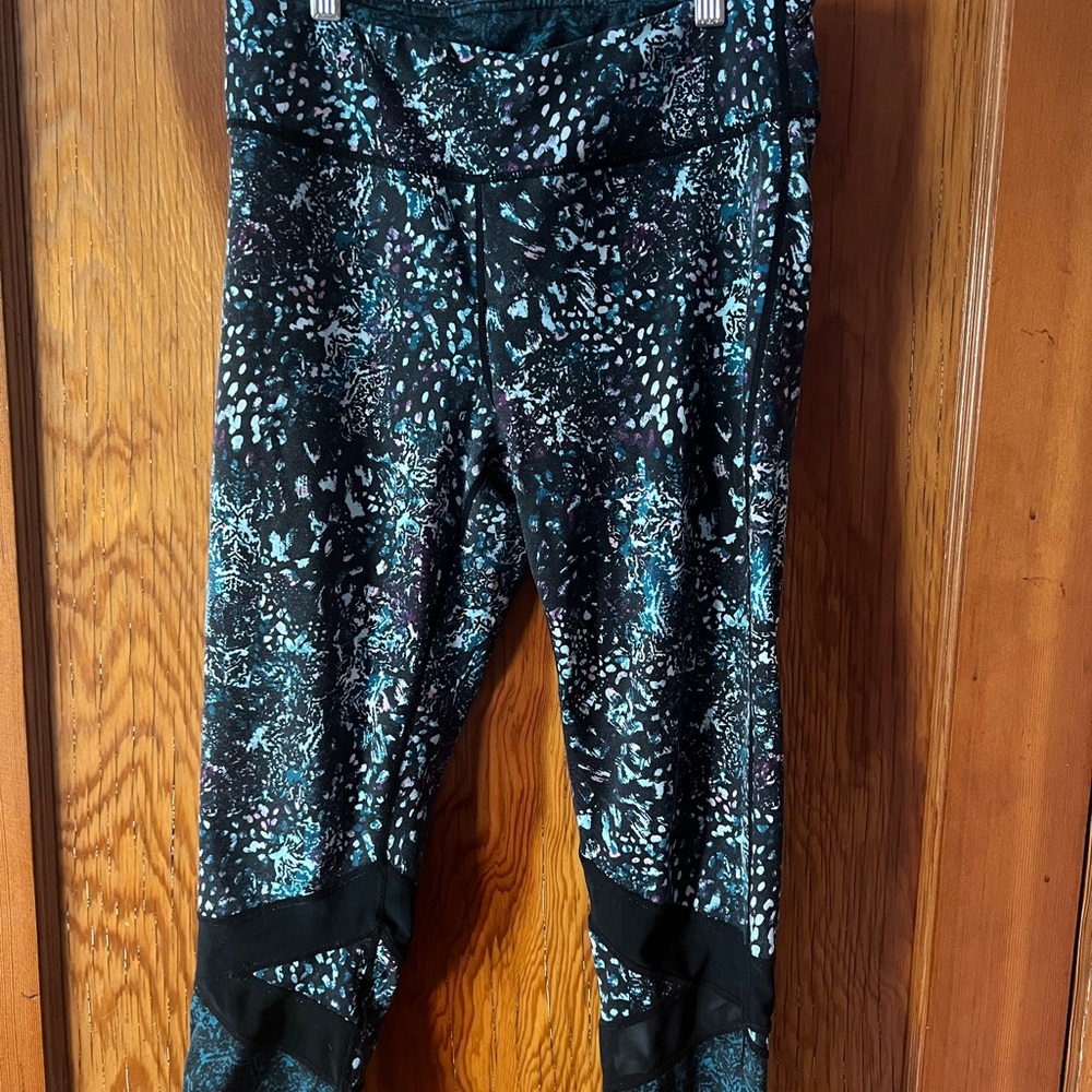 Mesh Detail Cropped Leggings